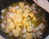 Foto del paso 4 de la receta: Merluza guisada en salsa de langostinos