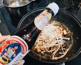รูปขั้นตอนการทำที่ 8 ของ ไก่ผัดน้ำมันพริกเหล่ากันมา Laoganma