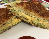 A picture of step 4 of Omelette Cheese Toasted Sandwich.