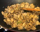 A picture of step 2 of Shrimp & Mushroom Fettuccine.