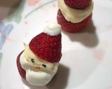 A picture of step 3 of Strawberry Santas 🎅 🌲.