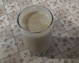 A picture of step 2 of Date milkshake.