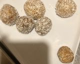 Foto del paso 3 de la receta: Trufas de Lentejas turcas, dátiles y coco rallado (vegan)