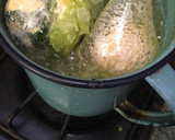 Foto del paso 3 de la receta: Rollitos de pechuga rellena en crema de espinaca