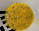 Foto del paso 3 de la receta Tortilla de calabacín, cebolla y parmesano