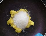 तीळ गुळाची पोळी (til gudachi poli recipe in marathi) रेसिपी स्टेप 2 फोटो