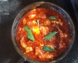 Foto del paso 7 de la receta Pollo al ajillo con tomate, curry y vino blanco