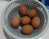 Foto langkah ke 2 dari resep Nasi Goreng Telur.