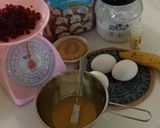 Foto langkah ke 1 dari resep Banana Beetroot Steam Cake.