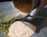 A picture of step 10 of Methi Matar Malai.