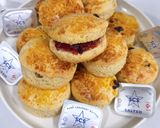 Gambar langkah 6 resipi Scone Mudah.