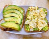 Hình bước làm 1 của món Eat clean: Bánh mì, bơ, đậu lạc