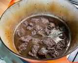 A picture of step 8 of Peposo-Style Beef with Black Pepper and Red Wine.