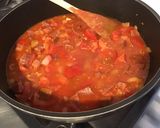 Une image de l'étape 9 de Sauce tomate relevée au chorizo ibérique et olives vertes.