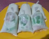 Foto langkah ke 3 dari resep Es lilin susu montok.