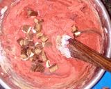 A picture of step 3 of Red velvet chocolate cookies.
