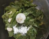 A picture of step 1 of Green chilli Thecha.