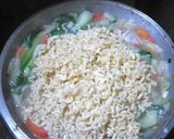Foto langkah ke 7 dari resep Mi kuah jawa dijamin enak.