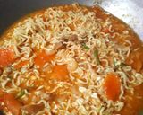 Foto langkah ke 4 dari resep Seblak Mie Macaroni.