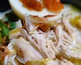 Foto langkah ke 8 dari resep Bubur Ayam Kuah Kuning.