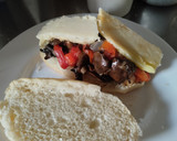 Foto del paso 4 de la receta: Sándwich🧅🥖🌶️de champiñones con pimiento, cebolla y salsa bbq🧀🍯🍄