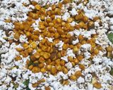 A picture of step 3 of Dhani Daliya Bhel.