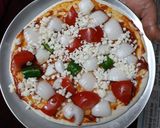चीज़ पिज़्ज़ा (cheese pizza recipe in Hindi) रेसिपी चरण 2 फोटो