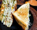 વેજ પનીર ચીઝી સેન્ડવીચ (Veg Paneer Cheesy Sandwich Recipe In Gujarati) રેસીપી સ્ટેપ6ફોટો