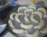 صورة لخطوة 7 من وصفة كرواسان ((بالشوكولا والجبنة))😍