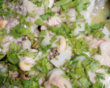 Foto del paso 3 de la receta: Bacalao al pilpil con guisantes