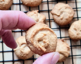 Foto del paso 4 de la receta: Galletas de mantequilla de maní 🥜 keto, low-carb, sin gluten, veganas 🥥 2 ingredientes 🥜