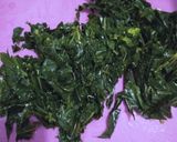 Foto langkah ke 2 dari resep Tumis Daun Pepaya Jepang.
