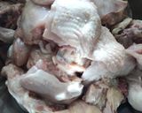 Foto langkah ke 1 dari resep 409. Ayam Goreng Terasi Daun Kare.