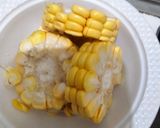 Foto langkah ke 2 dari resep Sarden Jagung Manis Kuah.