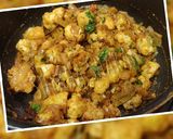 A picture of step 5 of Bhuna aloo gobi.