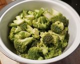 VEGÁN Brokkolikrémleves magtejföllel recept fázis 1 fotója
