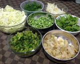 รูปขั้นตอนการทำที่ 5 ของ ขนมจีนน้ำยาตีนไก่