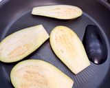 A picture of step 2 of Melanzane alla Parmagiana (Aubergine Parmigiana).