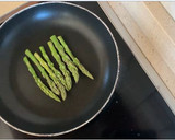 Foto del paso 8 de la receta: Risotto de setas y espárragos verdes con queso de oveja