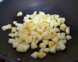Foto langkah ke 4 dari resep Fried apple pie.