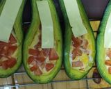 รูปขั้นตอนการทำที่ 4 ของ อะโวคาโดไข่อบชีสมะเขือเทศ