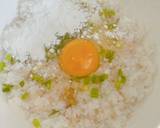 Hình bước làm 2 của món Cơm viên chiên- đổi khẩu vị cho bé