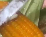 A picture of step 2 of Sweet buttered corn on the cob.