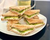 Une image de l'étape 4 de Toast d’avocat et chèvre frais.