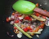 Foto langkah ke 3 dari resep Ceker Saos Pedas Ala Szechuan.