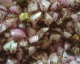 A picture of step 3 of Karele ke chilke ki sabji.