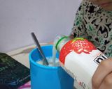 Foto langkah ke 5 dari resep 71.Pink Jelly Yakult drink with real Orange.