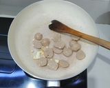 Foto langkah ke 2 dari resep Brokoli tumis bakso.