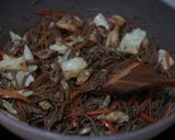 Foto langkah ke 4 dari resep Yakisoba Bun.