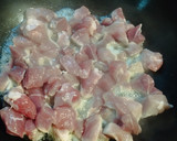 Foto del paso 2 de la receta: Carnaza de cerdo atomatada